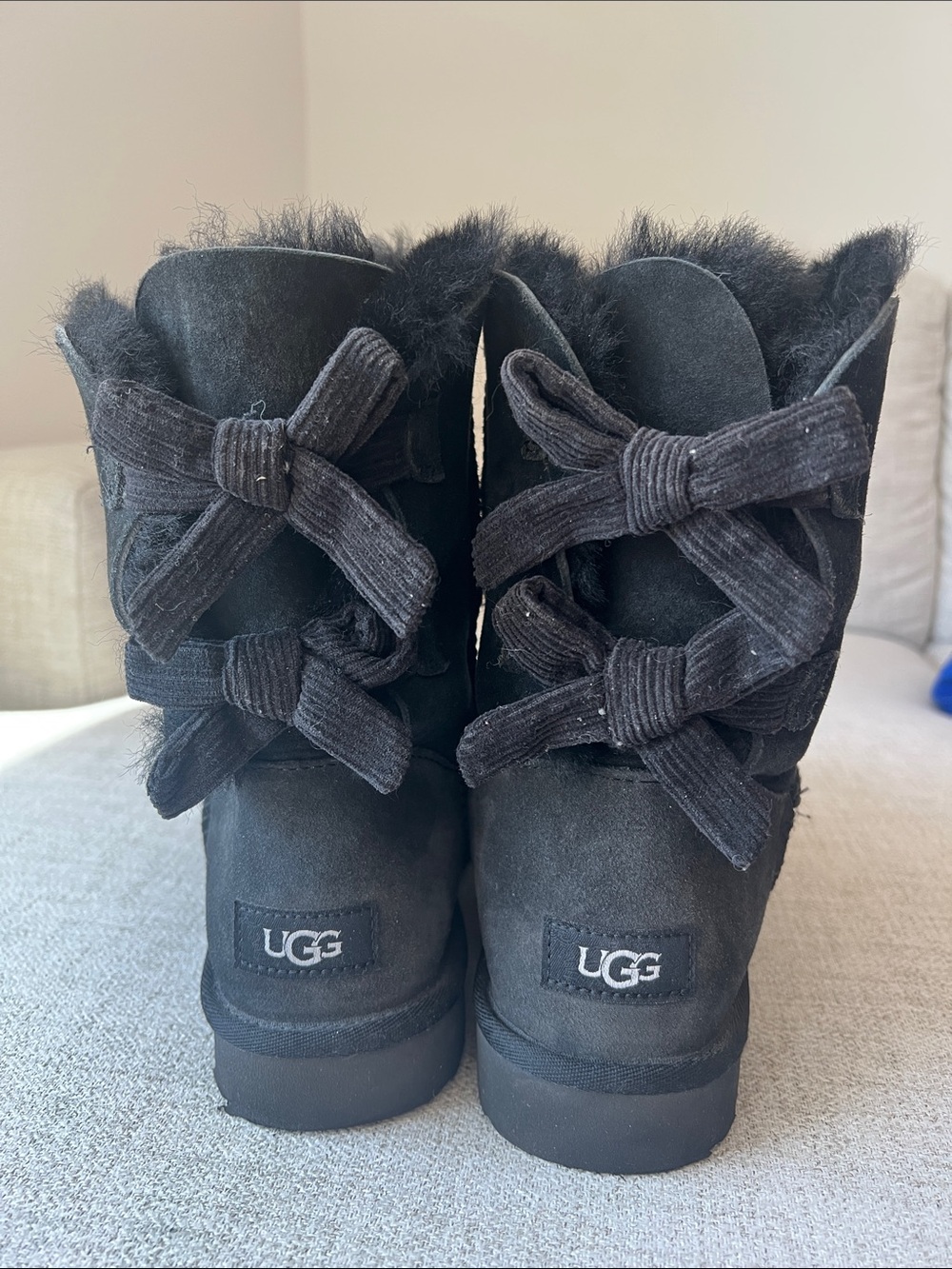 Ugg Bailey Boots in Black - Picture 3 of 6